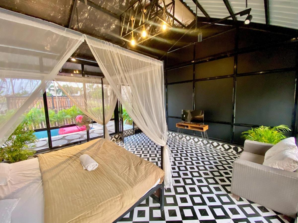 Glass House With Pvt Pool By Miracle Resort & Villa Lonavala Exterior foto